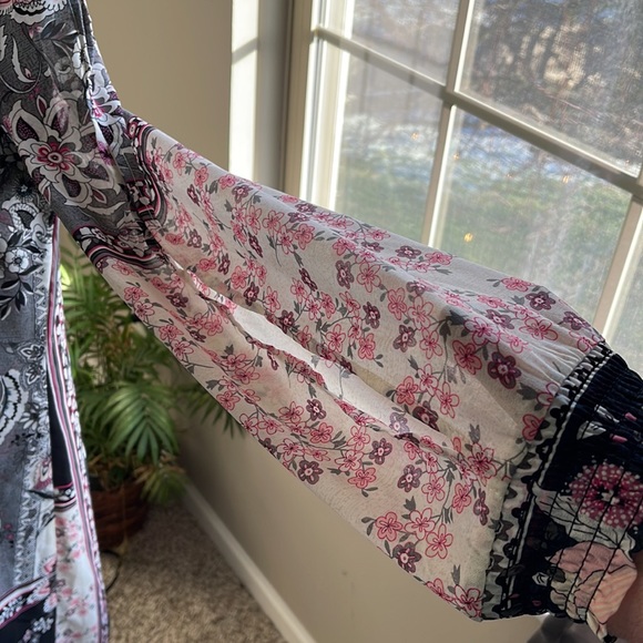 Maurices  Pink & Black and Gray Floral Slit Sleeve Shift Dress   Size M - Picture 11 of 16
